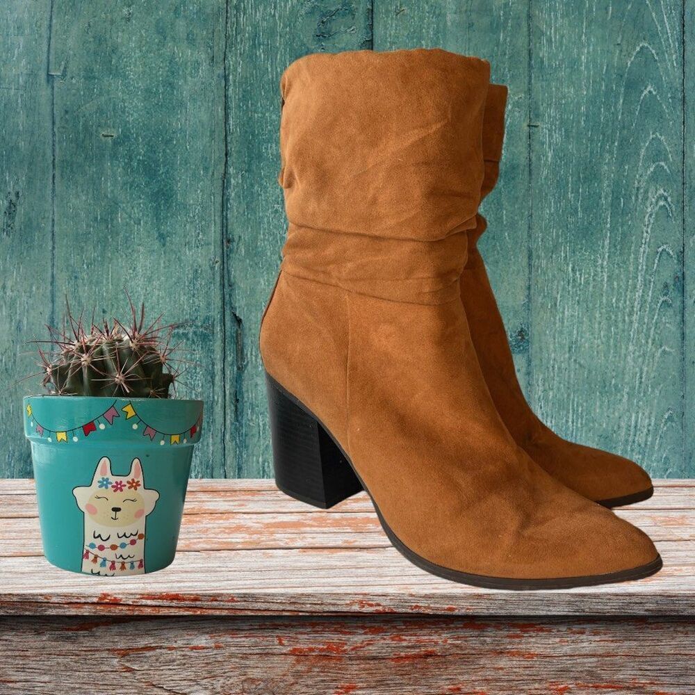 🔥4/$25 Kohls Pointed Toe Chunky Heel Boots Faux Suede Cognac Women’s Size 9